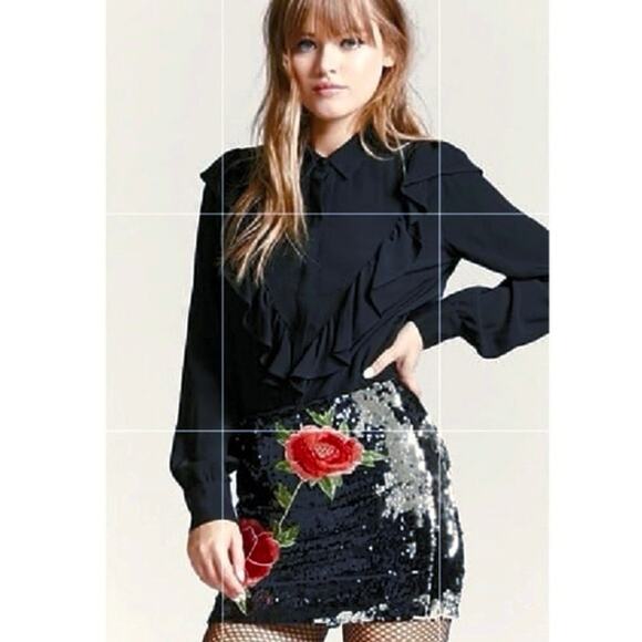 Forever 21 Dresses & Skirts - Forever 21 y2k sequined 3D mini skirt rose floral embroidered mini S small